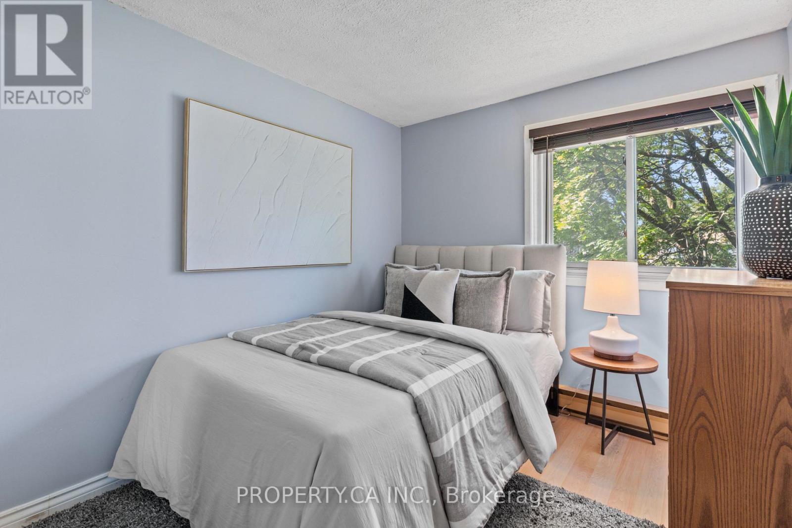 37 Gladstone Square Property Photo 17
