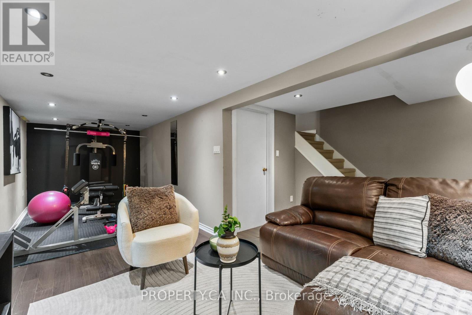 37 Gladstone Square Property Photo 21