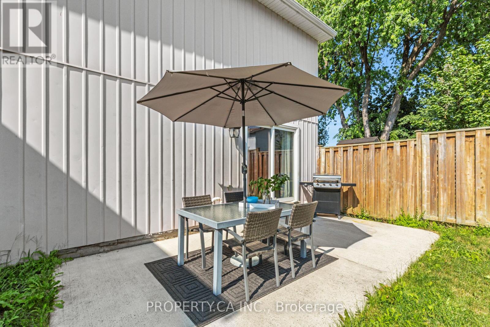 37 Gladstone Square Property Photo 25