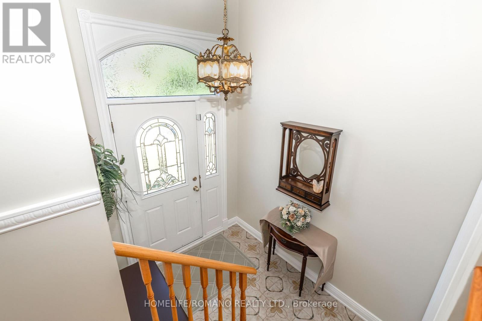 915 Lovingston Crescent Property Photo 3