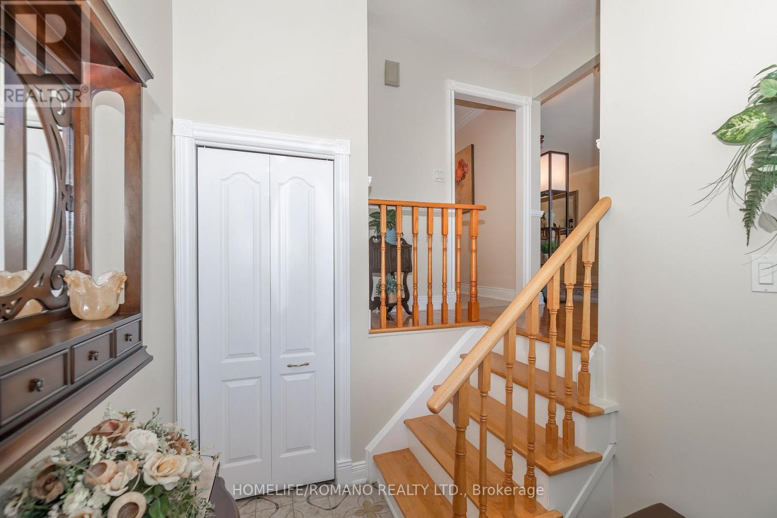 915 Lovingston Crescent Property Photo 4