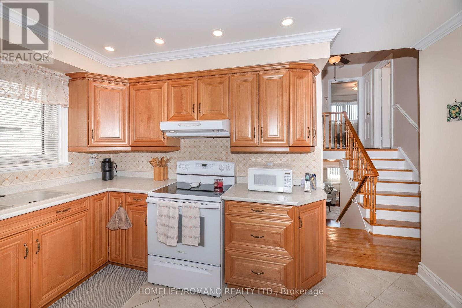 915 Lovingston Crescent Property Photo 11