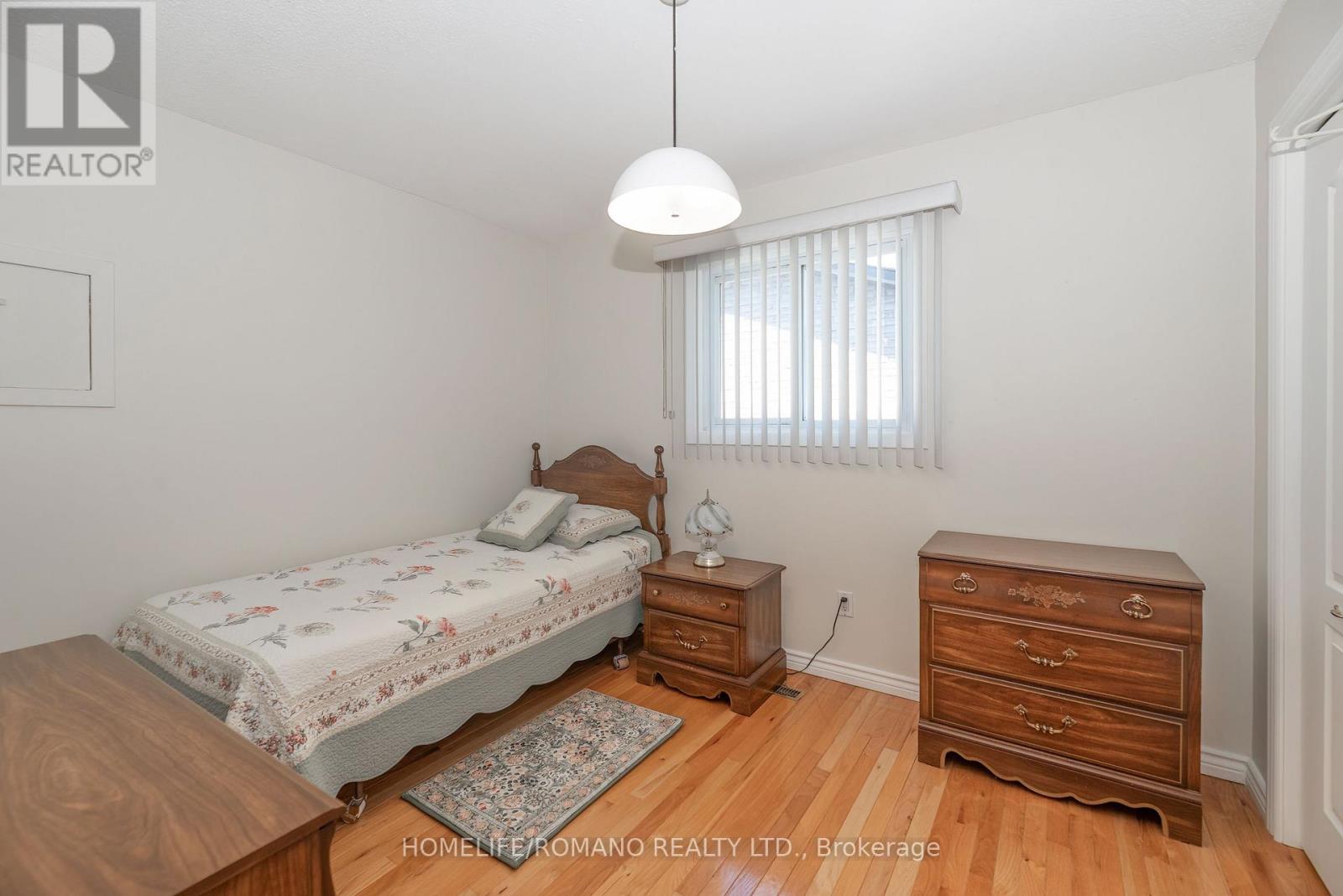 915 Lovingston Crescent Property Photo 16