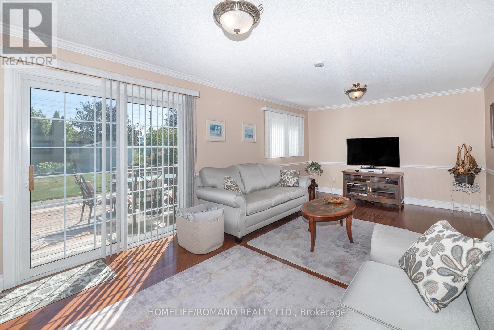 915 Lovingston Crescent Property Photo 19