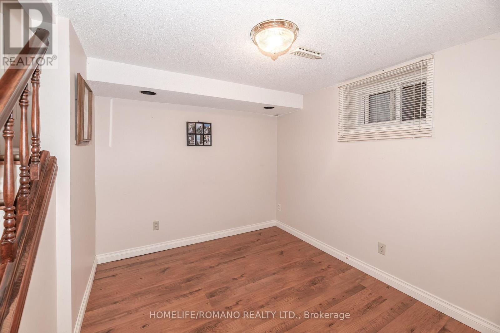 915 Lovingston Crescent Property Photo 26