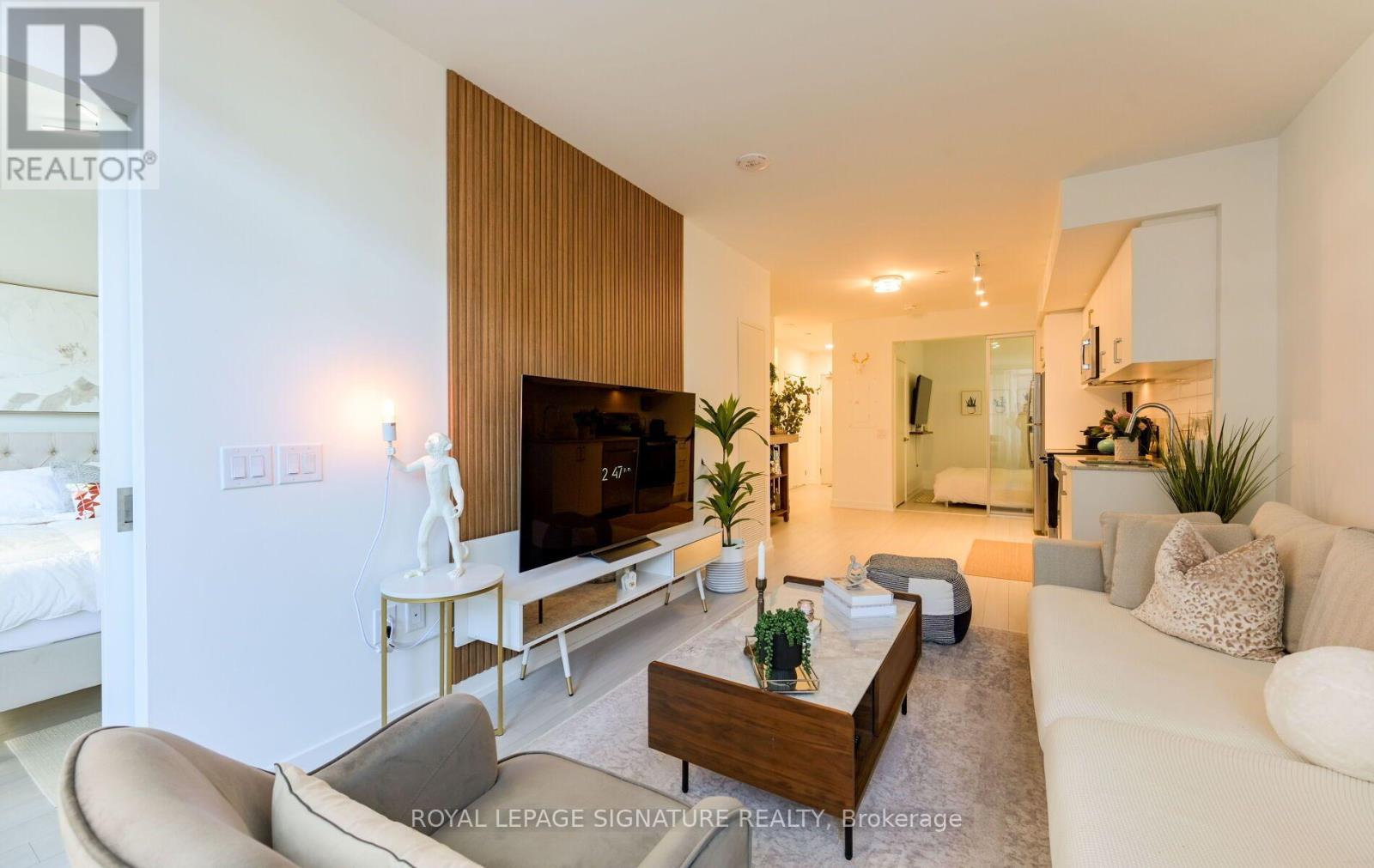614 - 4010 Eglinton Avenue Property Photo 1