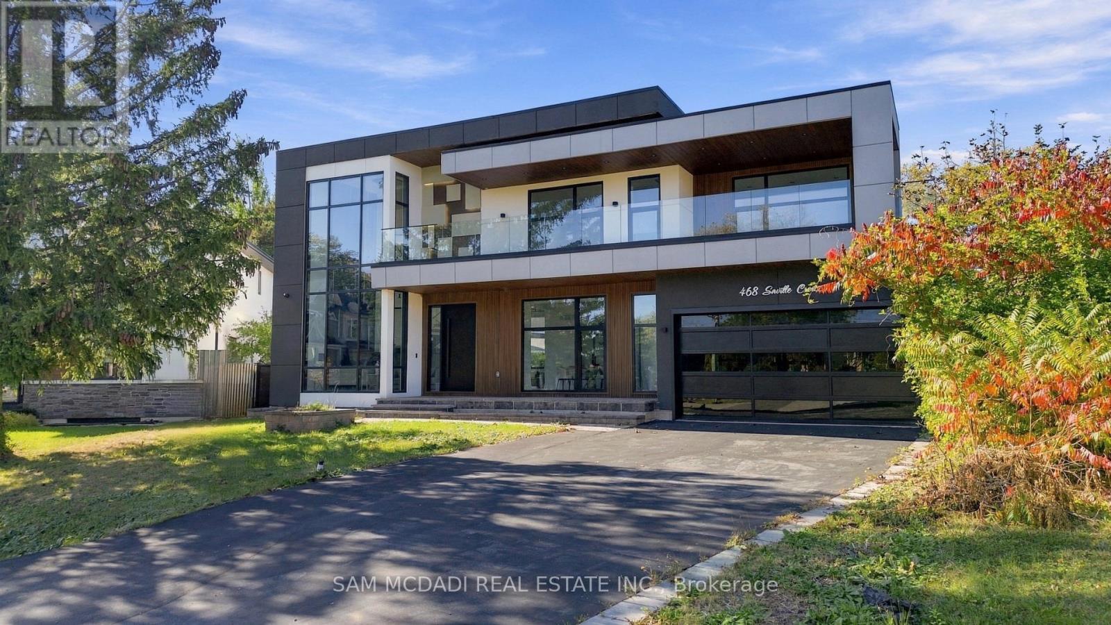 468 Saville Crescent Property Photo 1