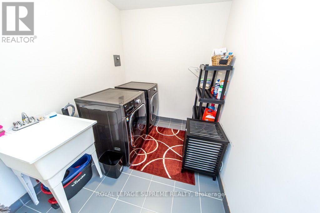 103 Benadir Avenue Property Photo 44