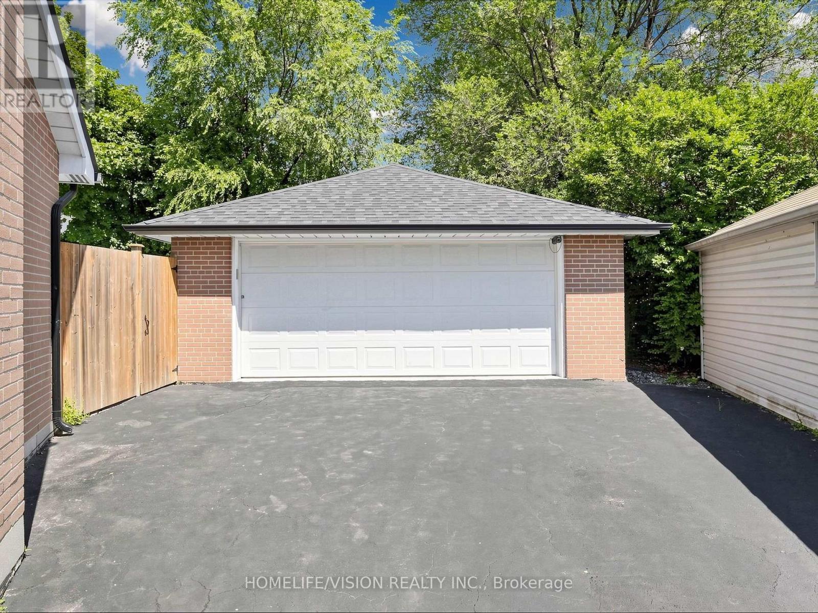 9 Lyndfield Crescent Property Photo 4