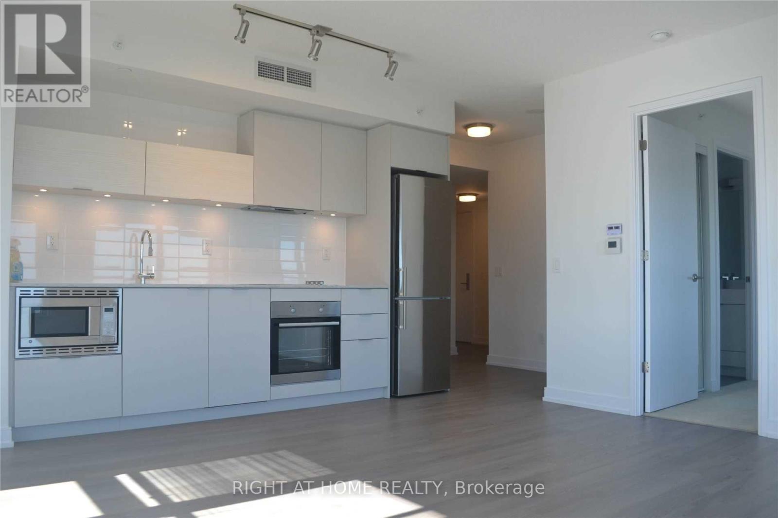 2009 - 20 Thomas Riley Road Property Photo 2