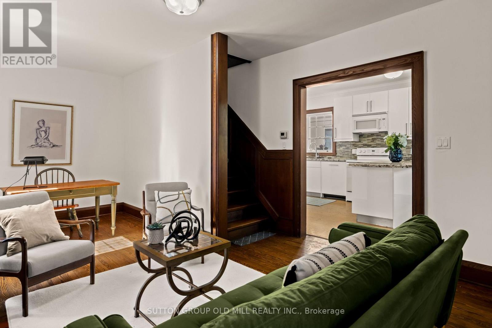 1372 Islington Avenue Property Photo 8