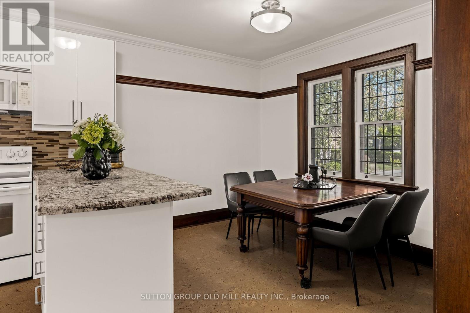 1372 Islington Avenue Property Photo 12