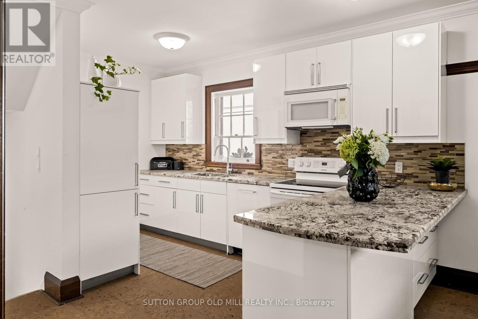 1372 Islington Avenue Property Photo 13