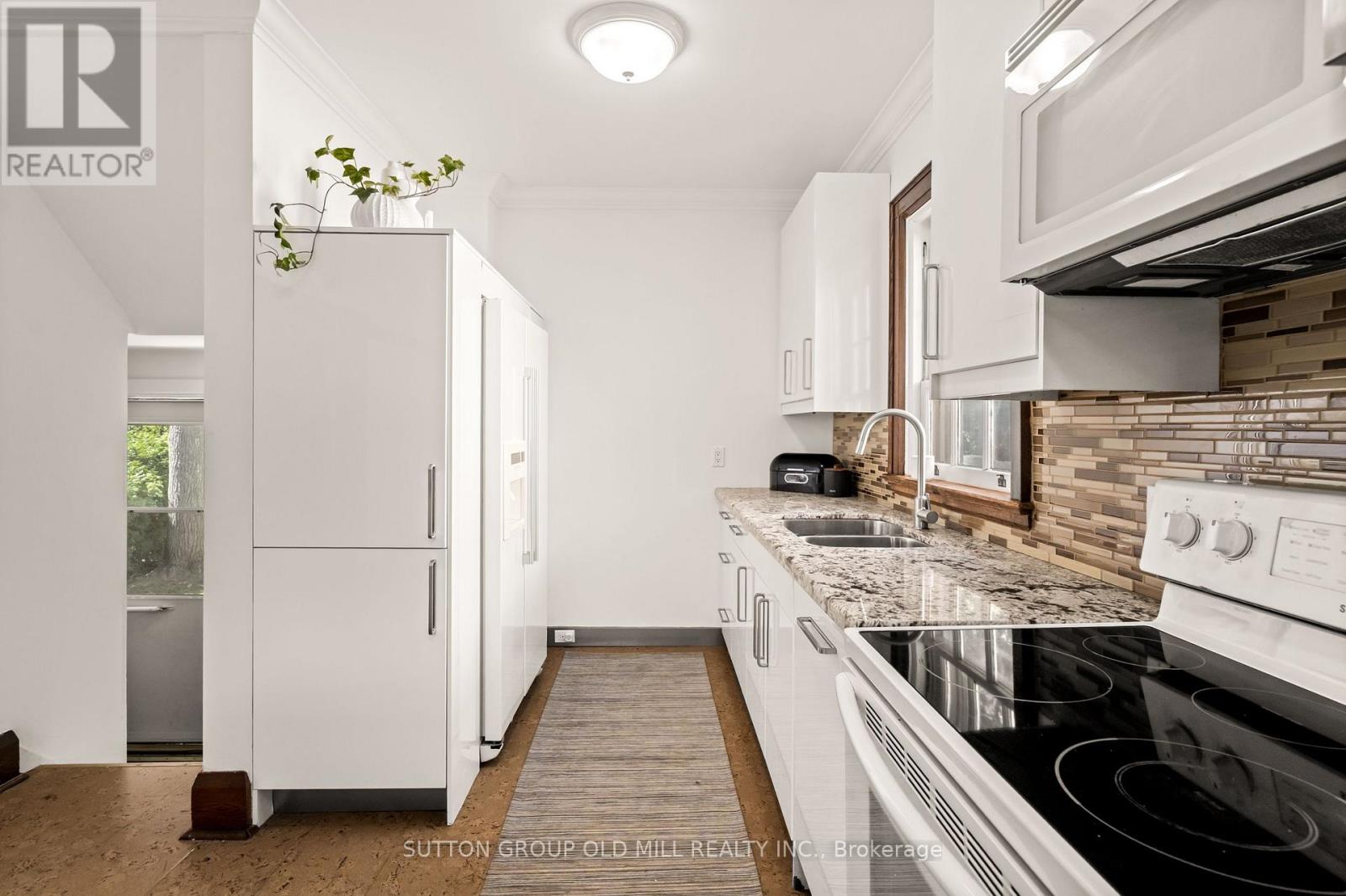 1372 Islington Avenue Property Photo 15