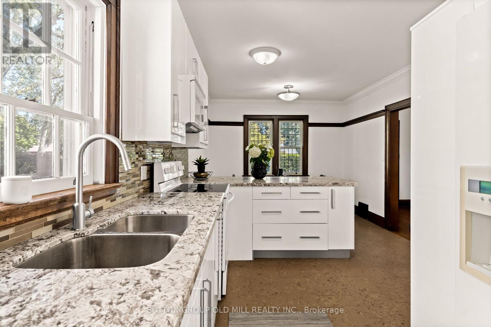 1372 Islington Avenue Property Photo 16