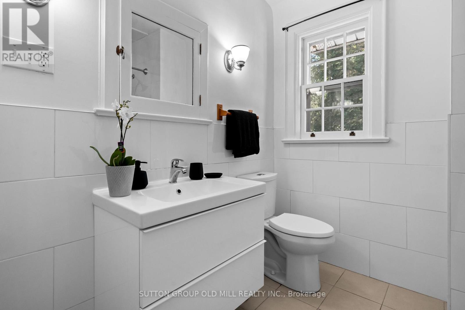 1372 Islington Avenue Property Photo 20