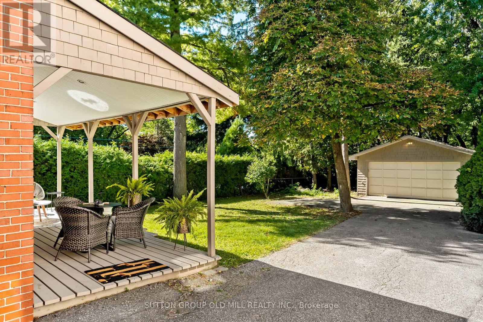 1372 Islington Avenue Property Photo 32
