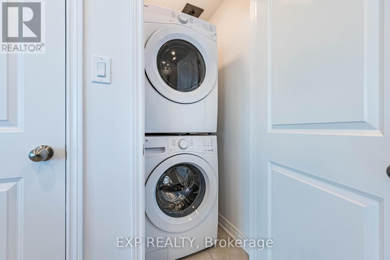 1111 - 9 George Street Property Photo 16