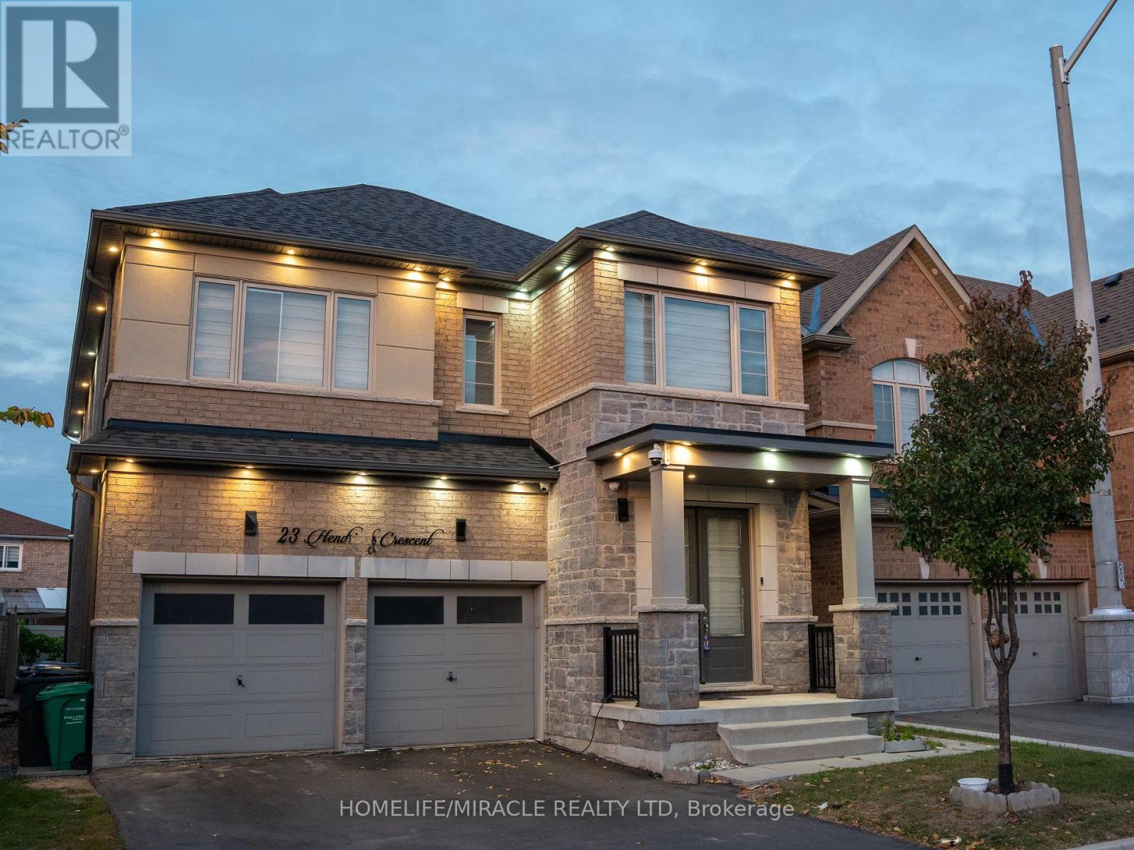 23 HENDRICKS CRESCENT Property Photo 1