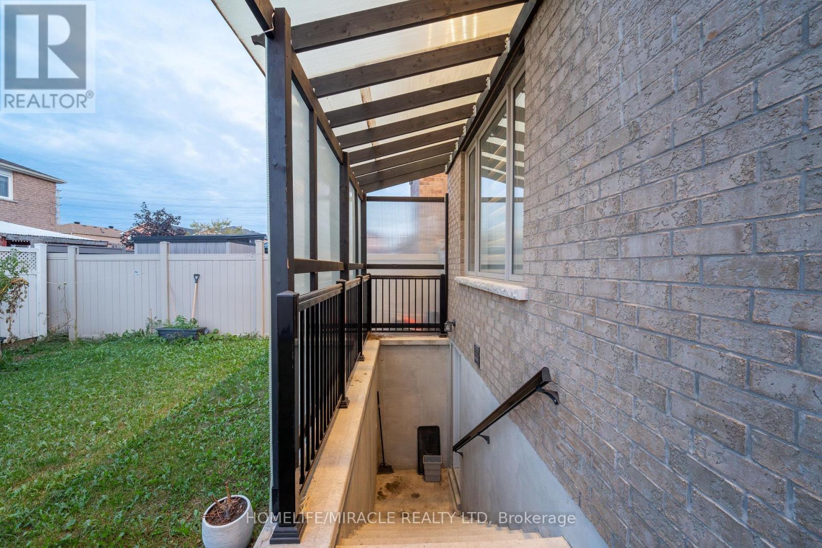 23 Hendricks Crescent Property Photo 30