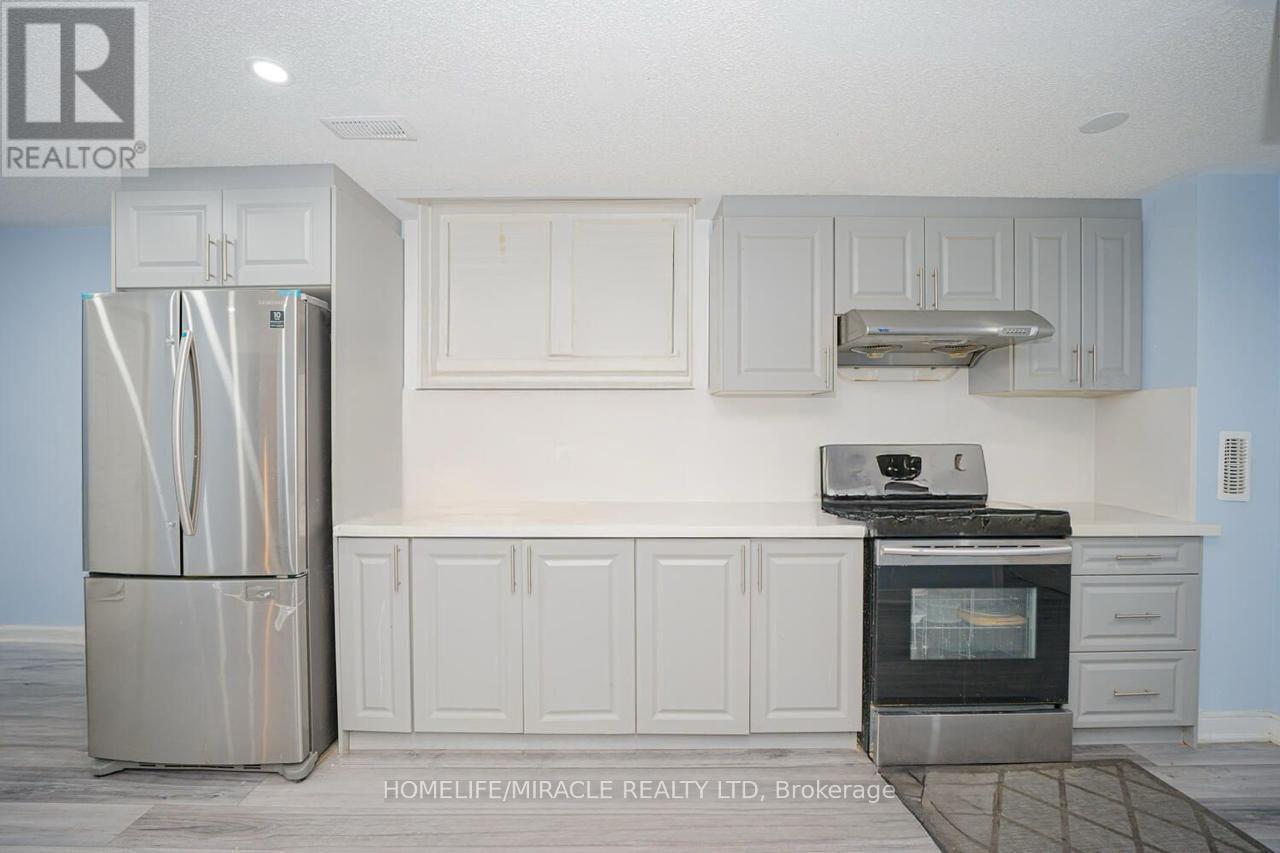 23 Hendricks Crescent Property Photo 32