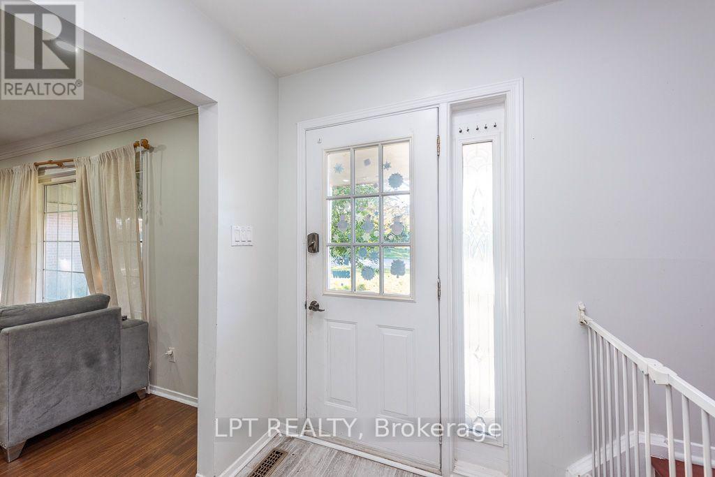 111 Dearbourne Boulevard Property Photo 2