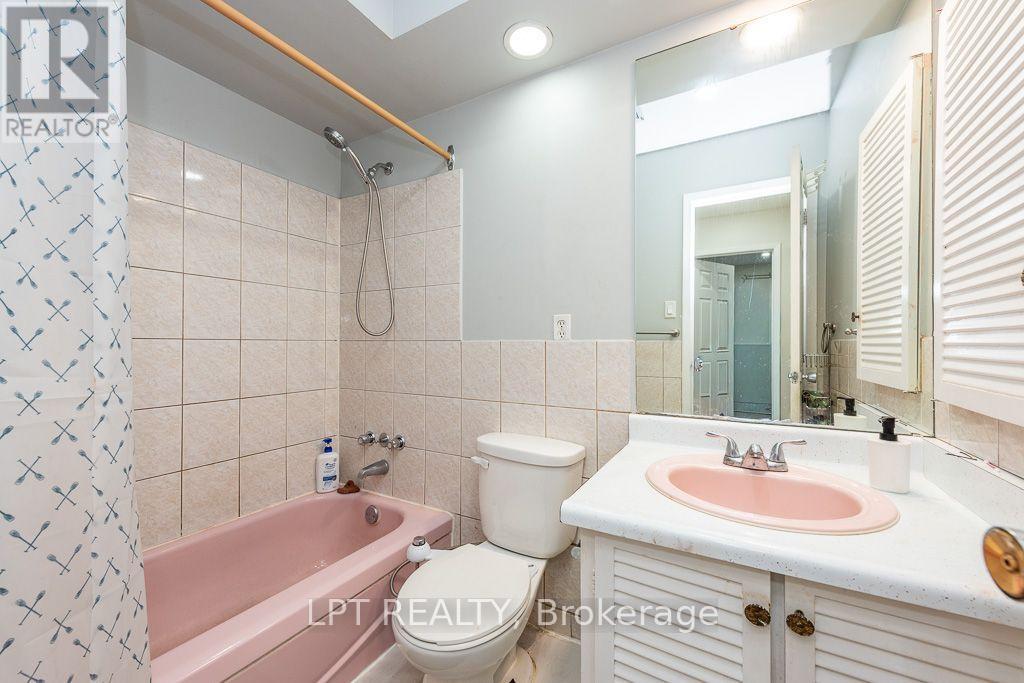 111 Dearbourne Boulevard Property Photo 3