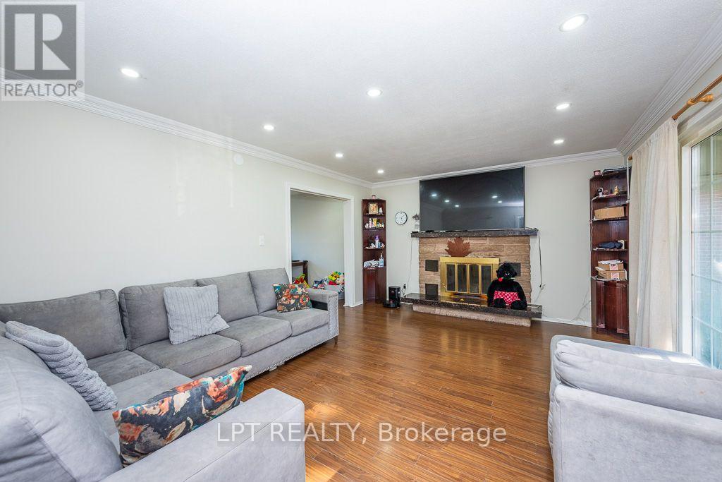111 Dearbourne Boulevard Property Photo 4