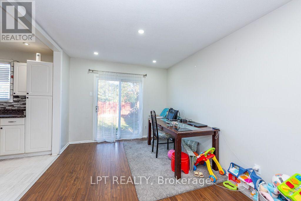 111 Dearbourne Boulevard Property Photo 7