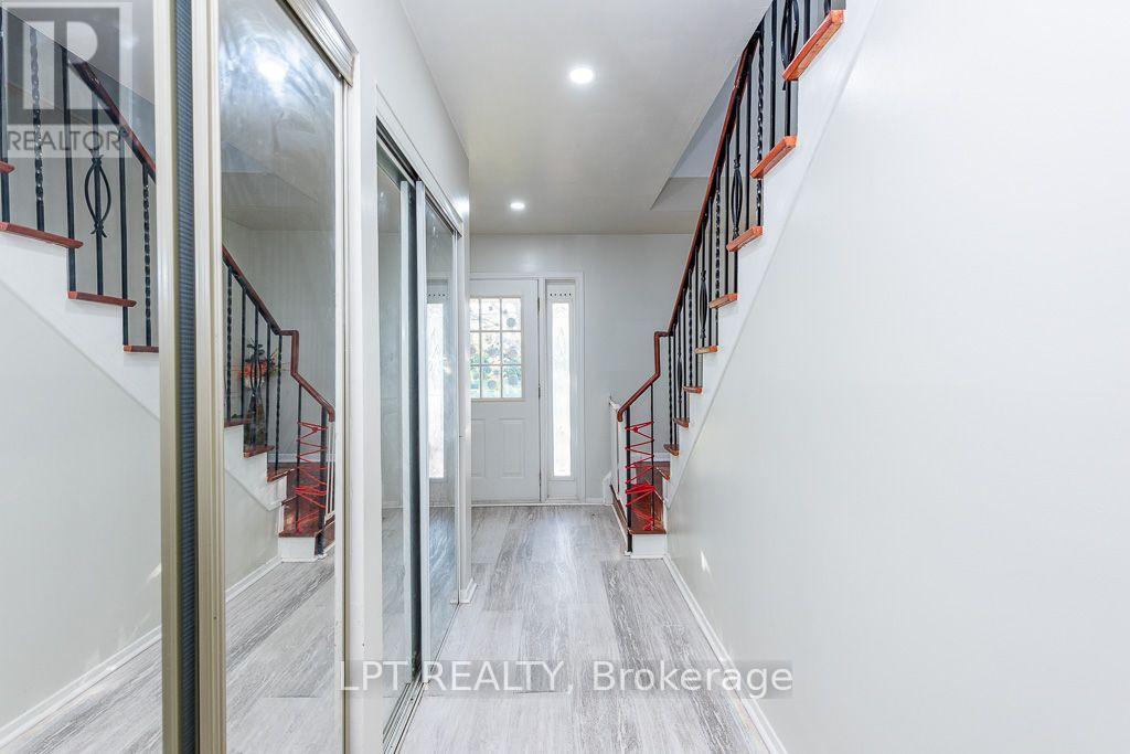 111 Dearbourne Boulevard Property Photo 12