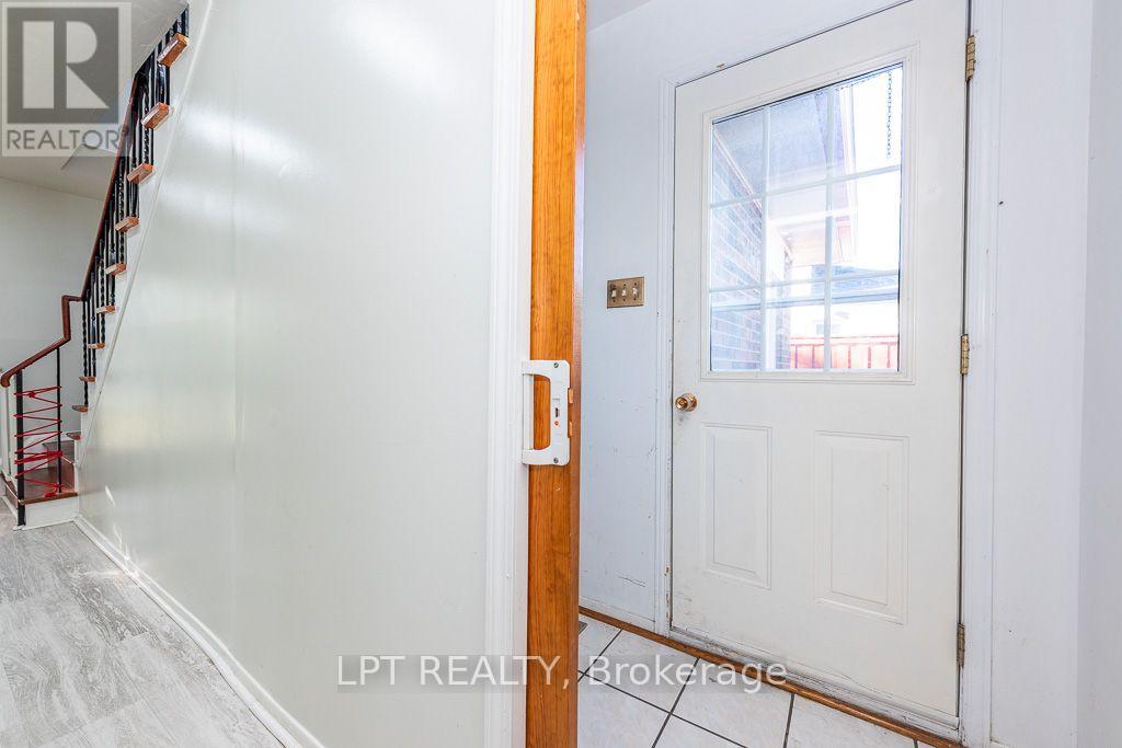 111 Dearbourne Boulevard Property Photo 26