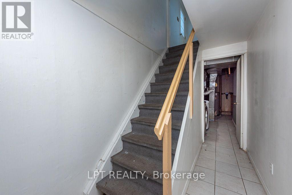 111 Dearbourne Boulevard Property Photo 27