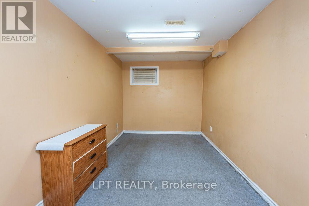 111 Dearbourne Boulevard Property Photo 28