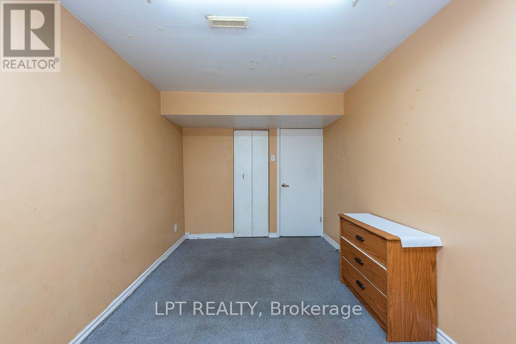 111 Dearbourne Boulevard Property Photo 29