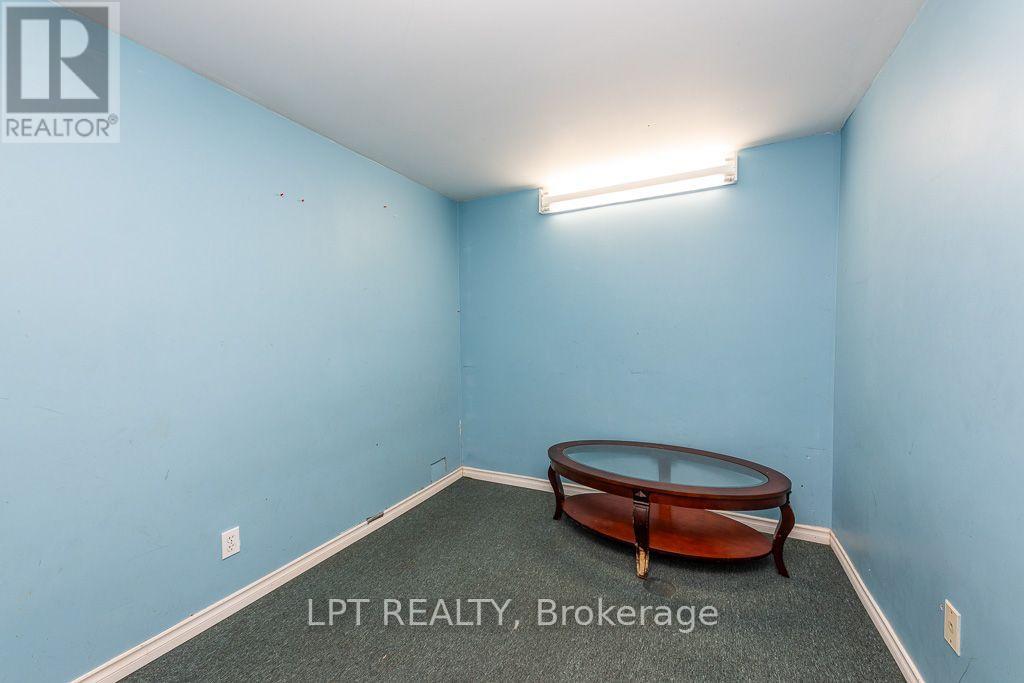 111 Dearbourne Boulevard Property Photo 30