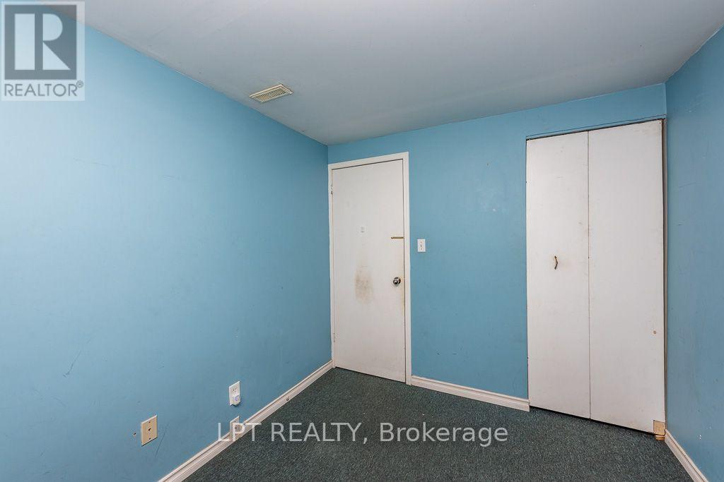 111 Dearbourne Boulevard Property Photo 31