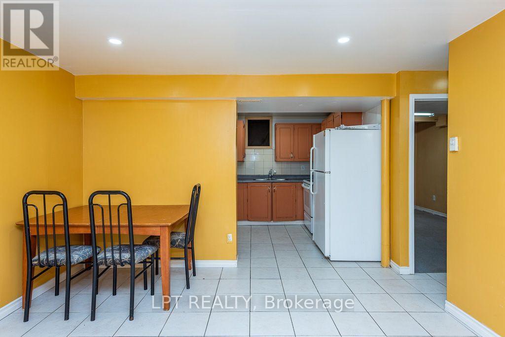 111 Dearbourne Boulevard Property Photo 34