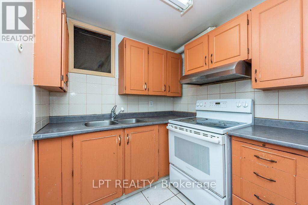 111 Dearbourne Boulevard Property Photo 36