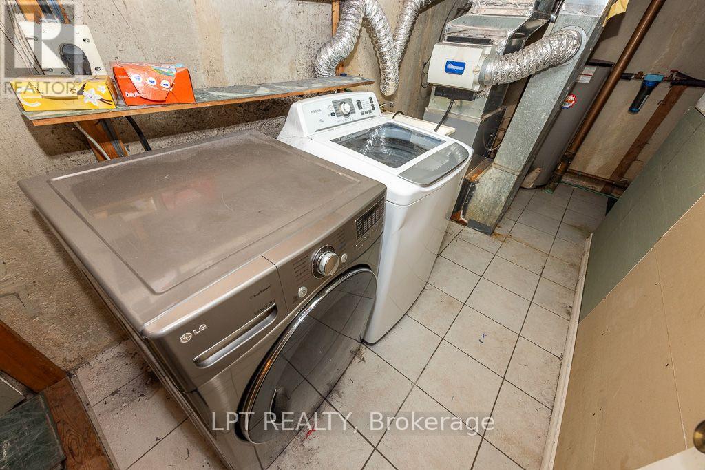 111 Dearbourne Boulevard Property Photo 39