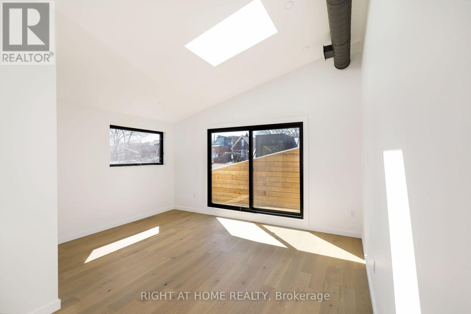 Upper - 86 Lansdowne Avenue Property Photo 2