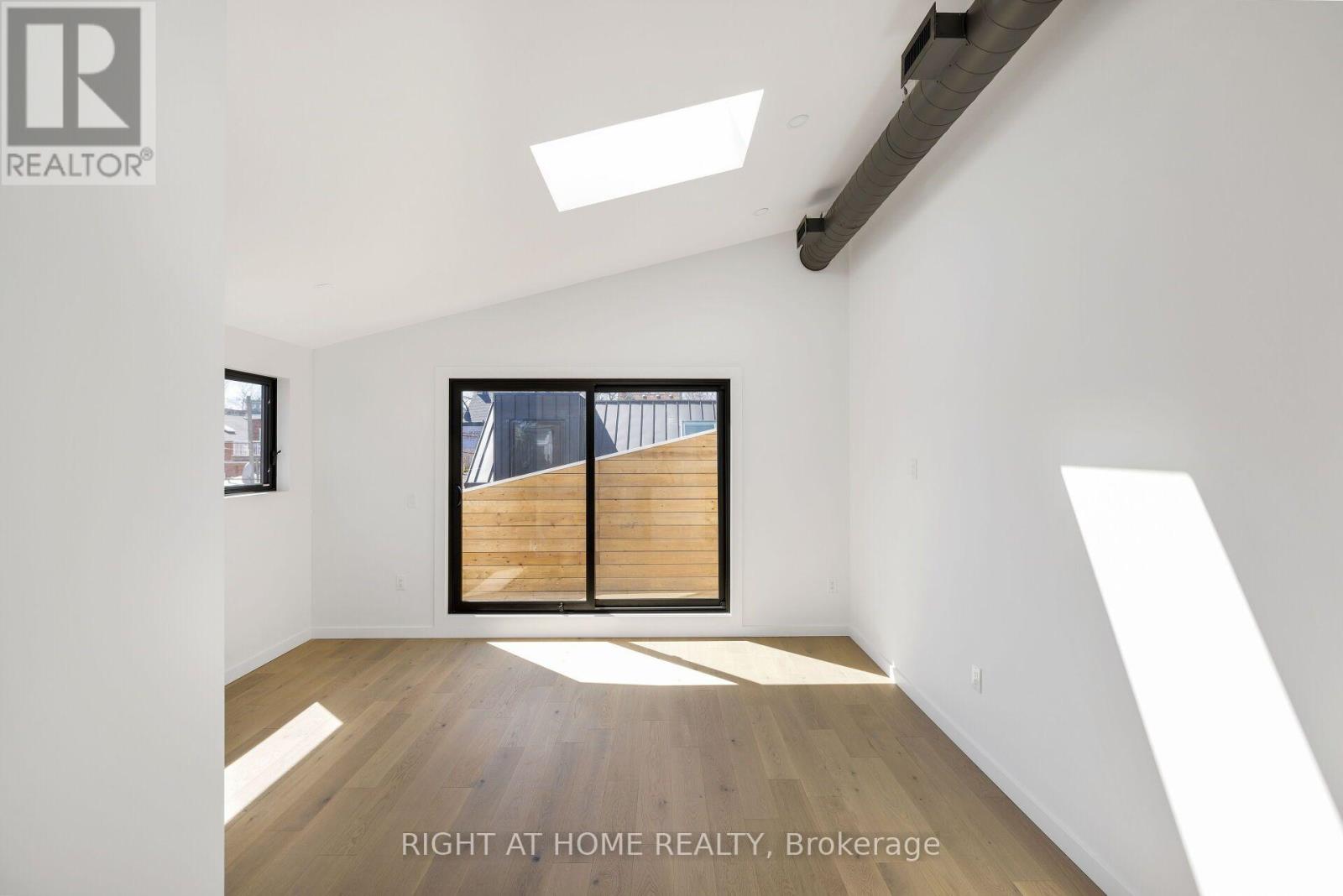 Upper - 86 Lansdowne Avenue Property Photo 3