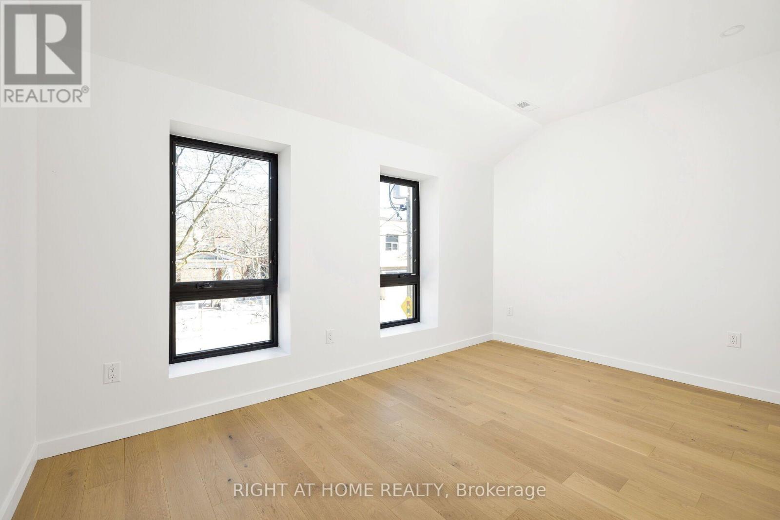 Upper - 86 Lansdowne Avenue Property Photo 15