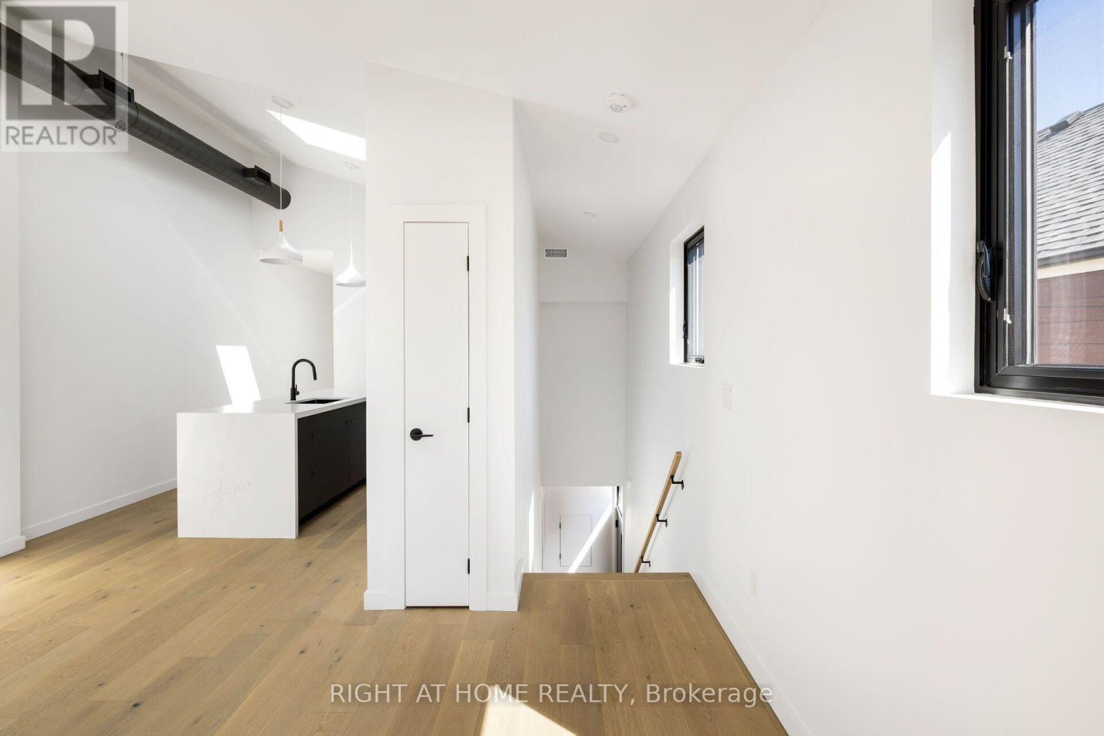 Upper - 86 Lansdowne Avenue Property Photo 20