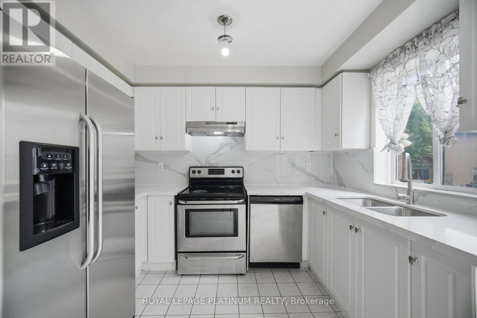 74 Spadina Road Property Photo 10