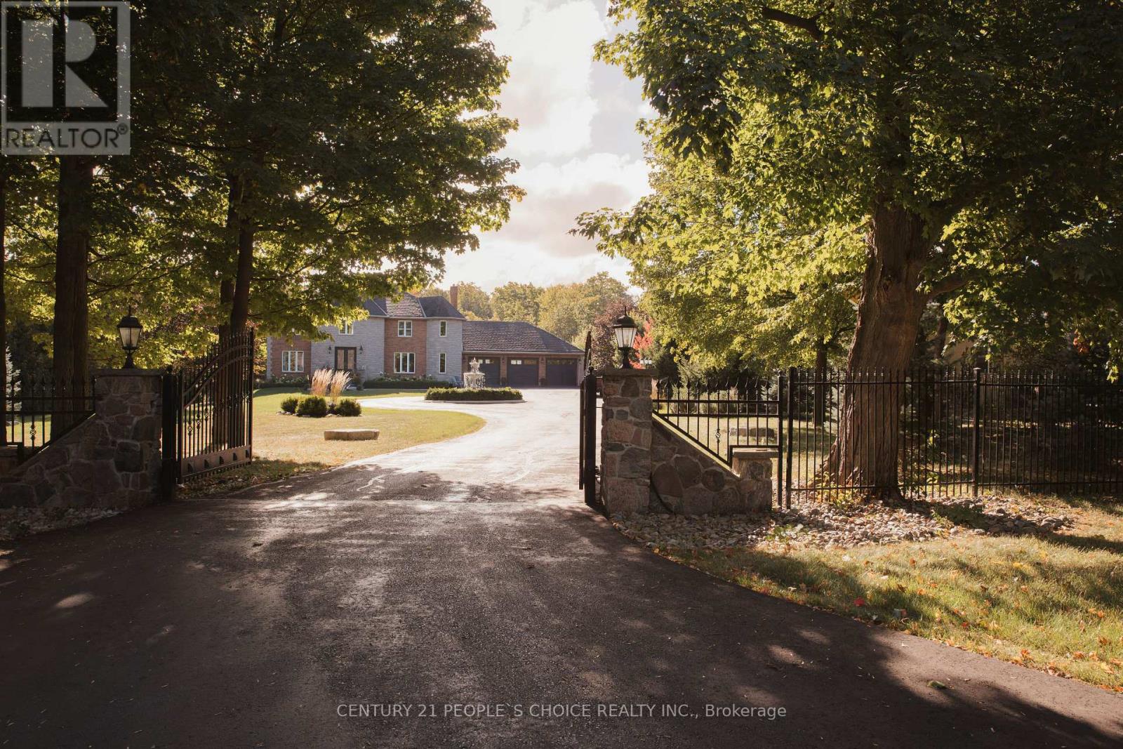 15550 5 Side Road Property Photo 1