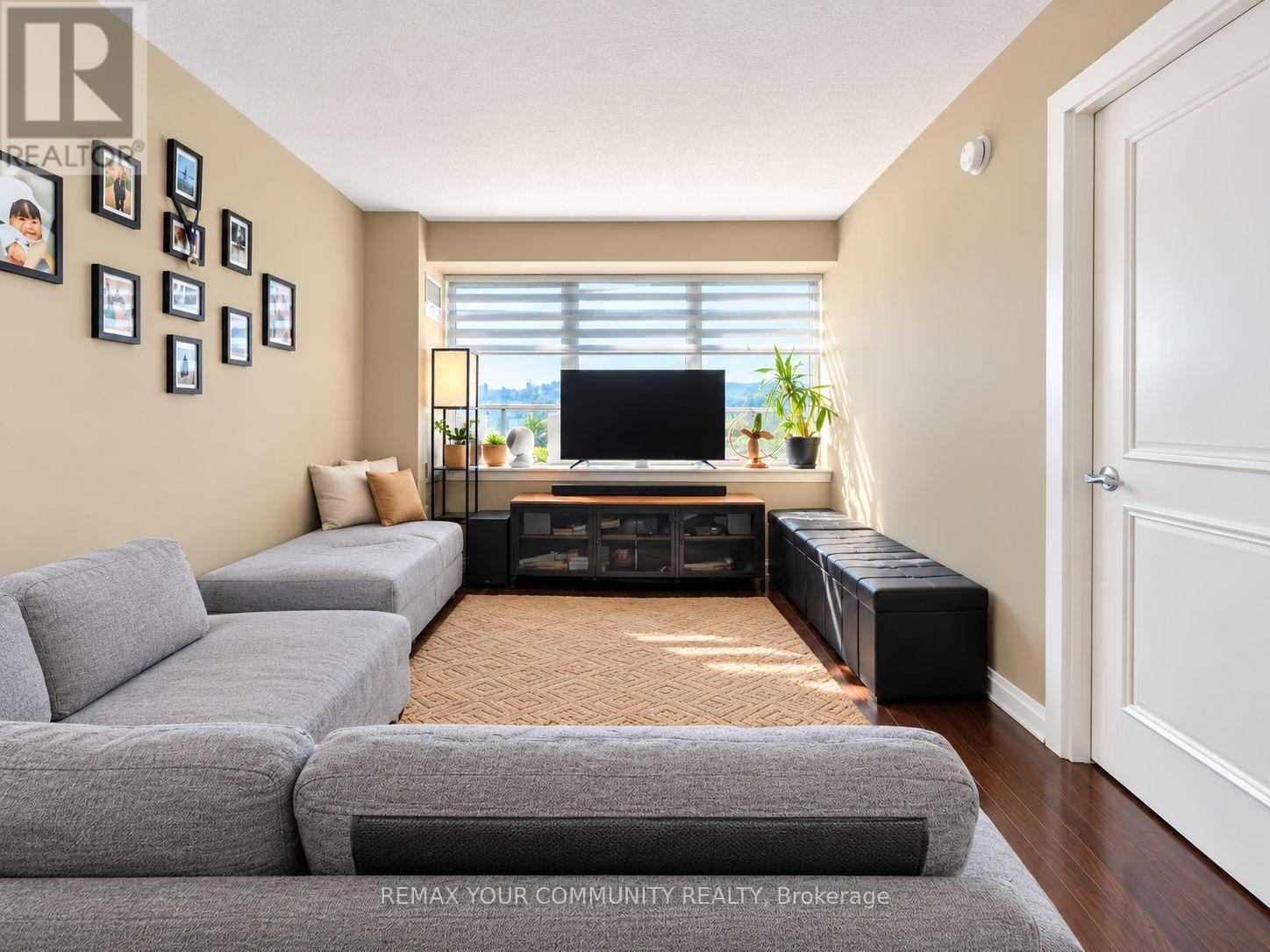 619 - 2727 Keele Street Property Photo 2