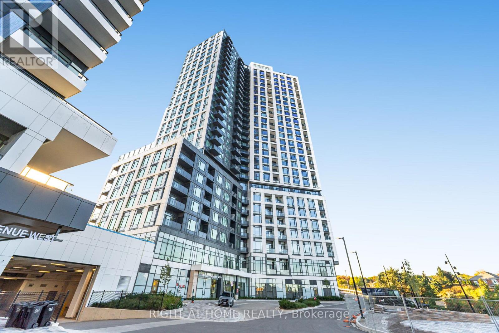 2203 - 2495 Eglinton Avenue W Photo de la propriété 1