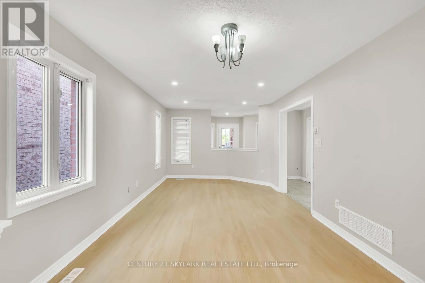 44 Fallstar Crescent Property Photo 6