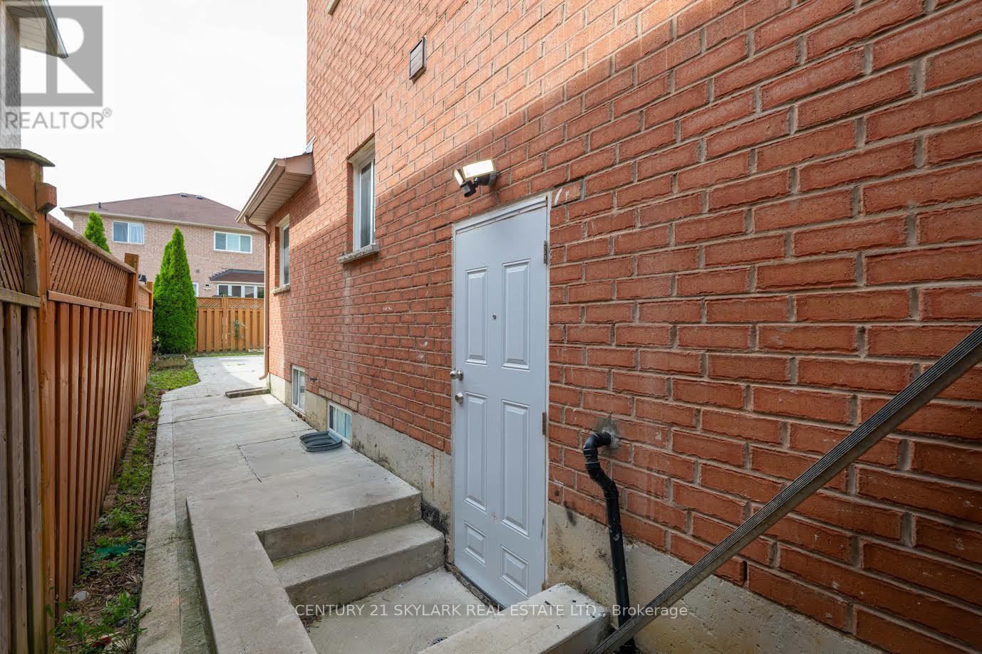 44 Fallstar Crescent Property Photo 18