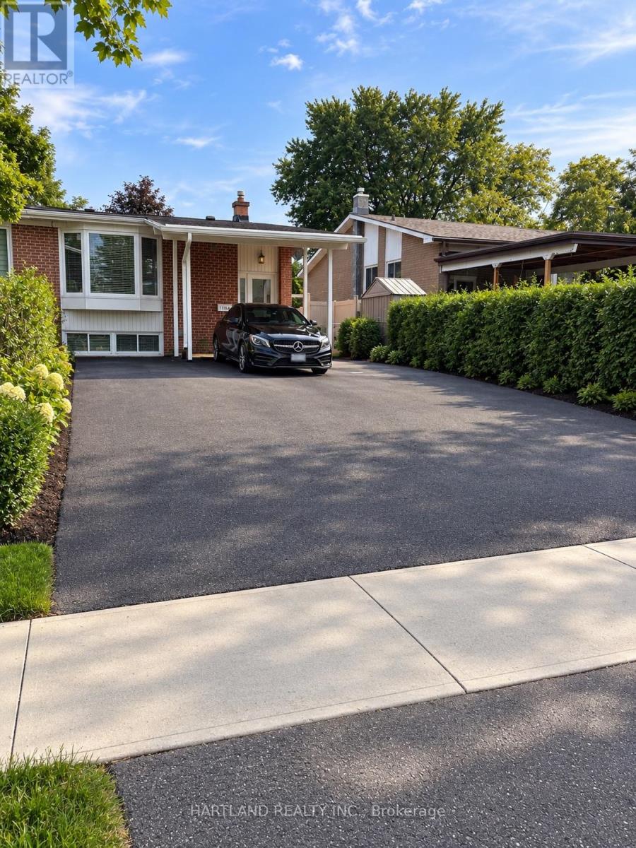 1841 SANDGATE CRESCENT